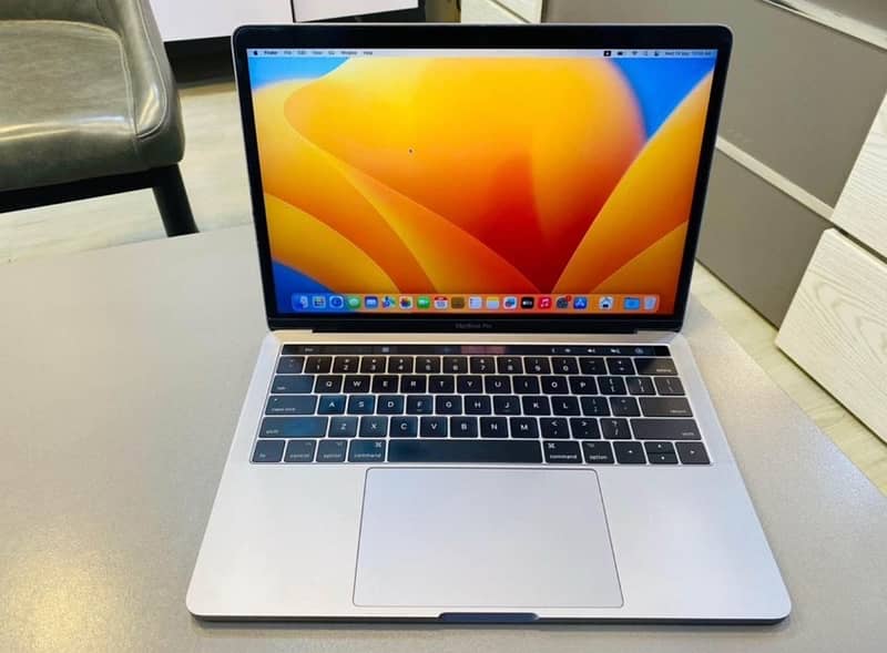 MacBook Pro 13” Touchbar 2017 i5/8/512 0