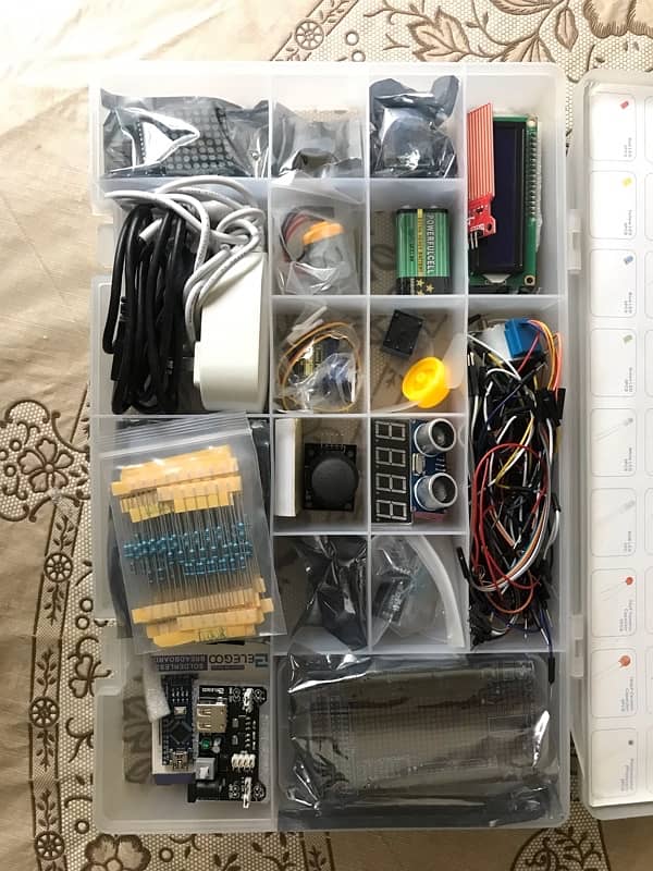 Elegoo Arduino programming kit for university projects and hobbyists 1