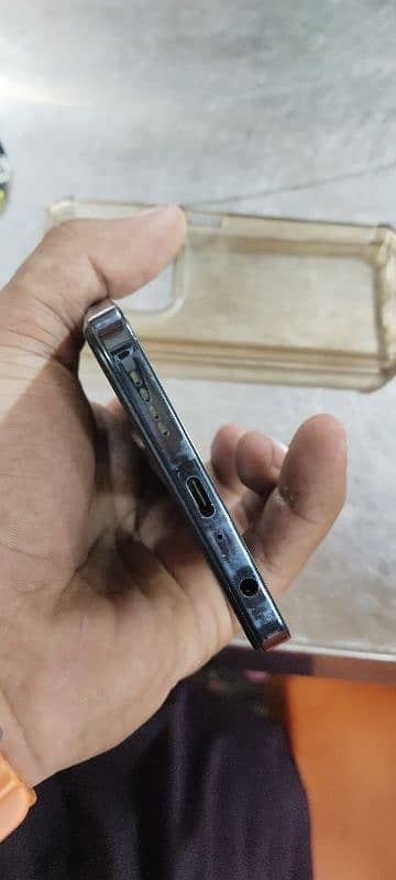 infinix hot 40 8gb 256gb hain condition mint h 2