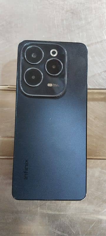 infinix hot 40 8gb 256gb hain condition mint h 7