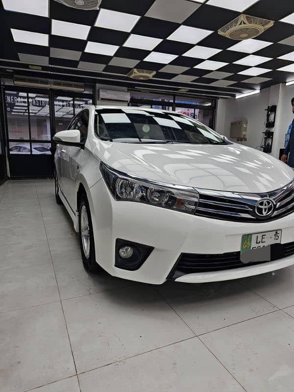 Toyota Altis Grande 2015 1