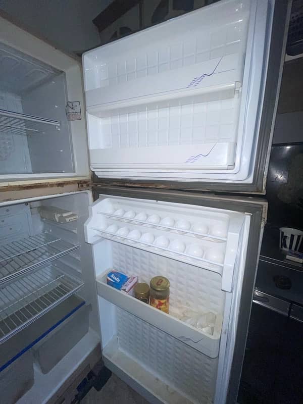 Dawlance refrigerator 1