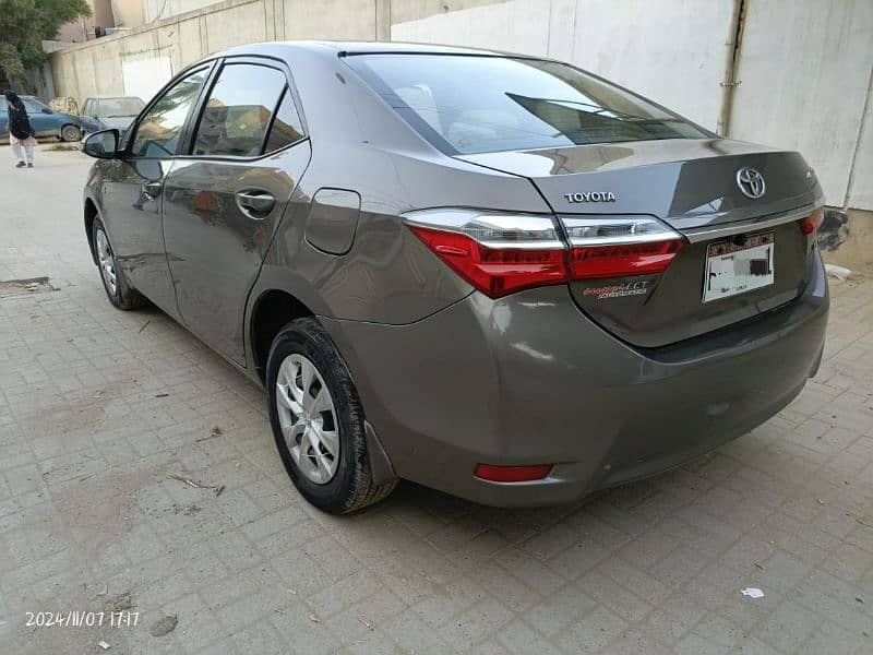 Toyota Corolla GLI 2019 Automatic 2