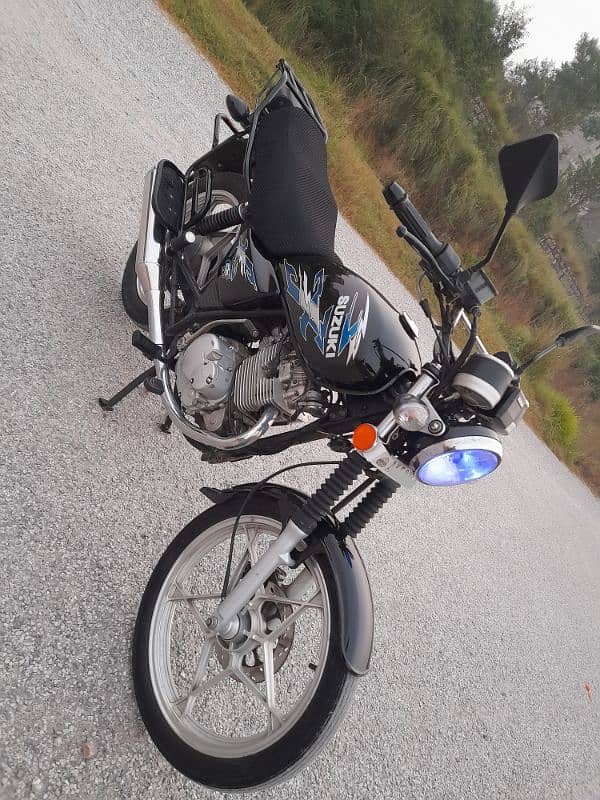 SUZUKI GS-150-SE 3