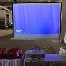 multimedia projector screens for sale