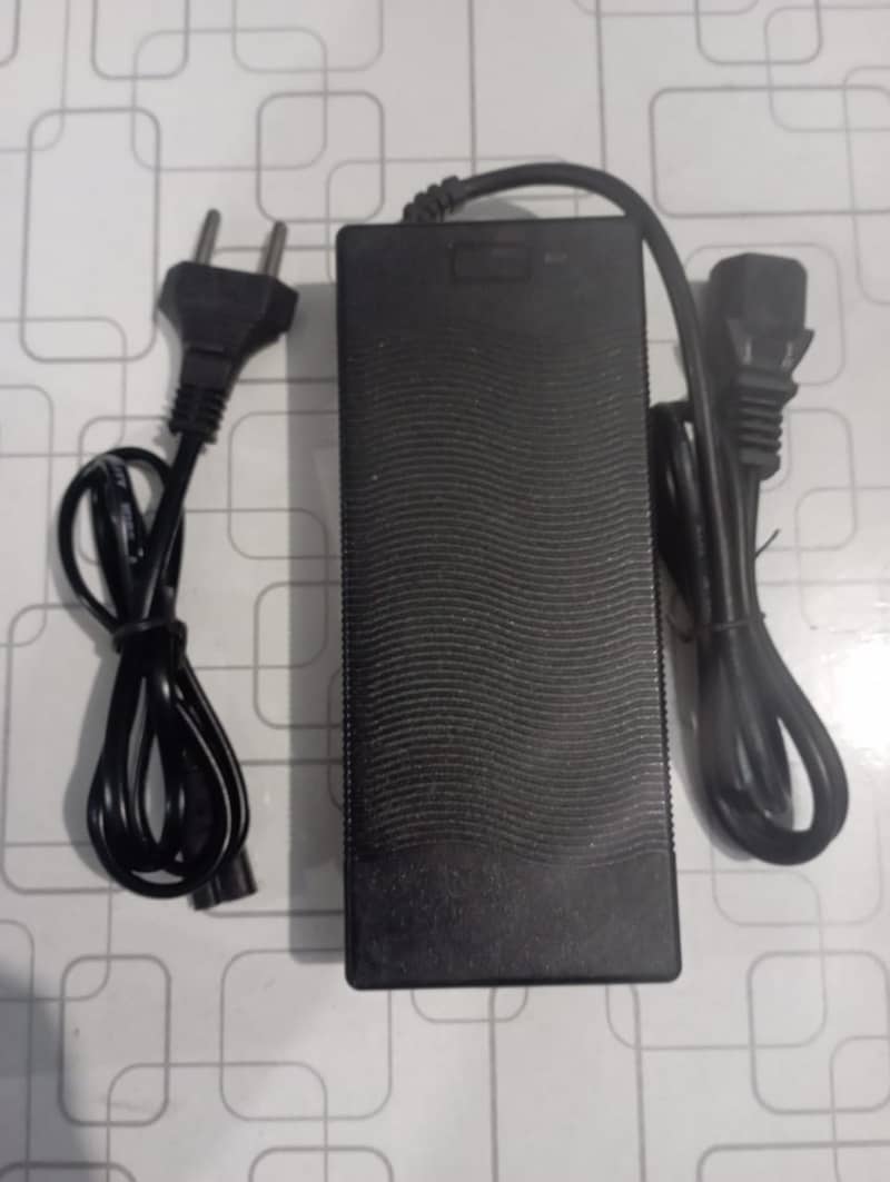 JOLTA Li-ion ELECTRIC BIKE CHARGER - 60V 5A CHARGER - 67V 5A OUT 2