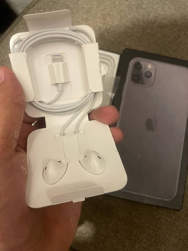 iphone 11 pro max ka 100% Original Box Pulled Handfree hy 0