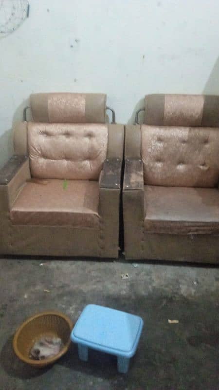 Sofa set available 0