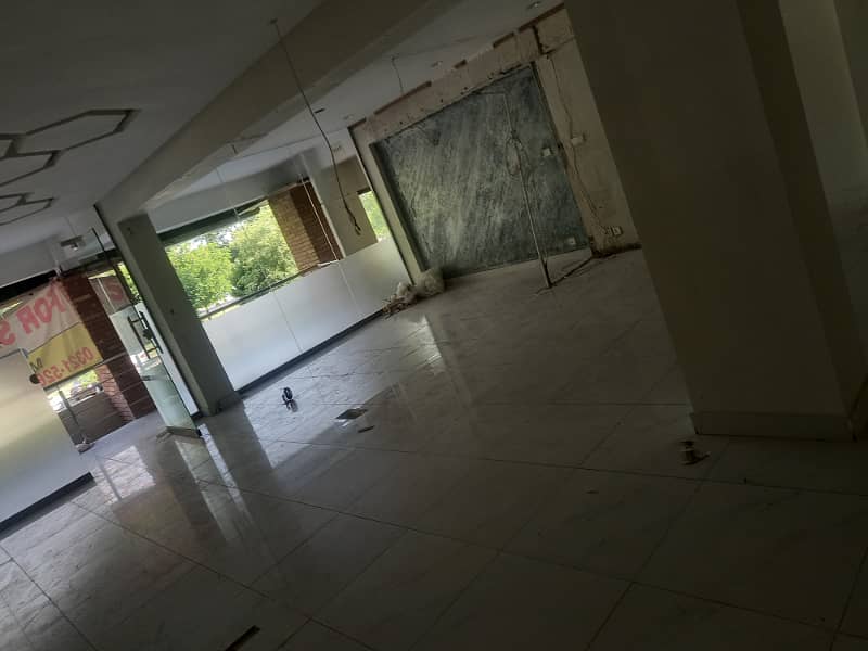 Blue Area Office Floor 3200 Square Feet Jinnah Avenue For Sale 3