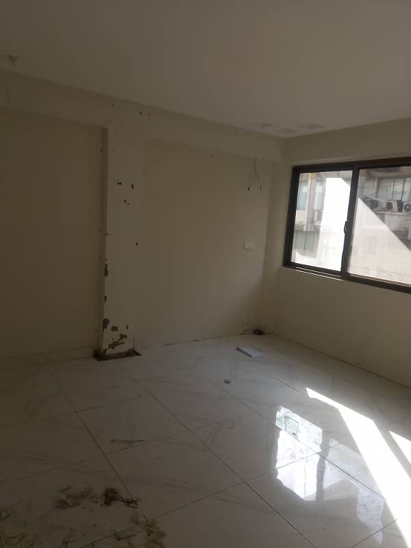 Blue Area Office Floor 3200 Square Feet Jinnah Avenue For Sale 5