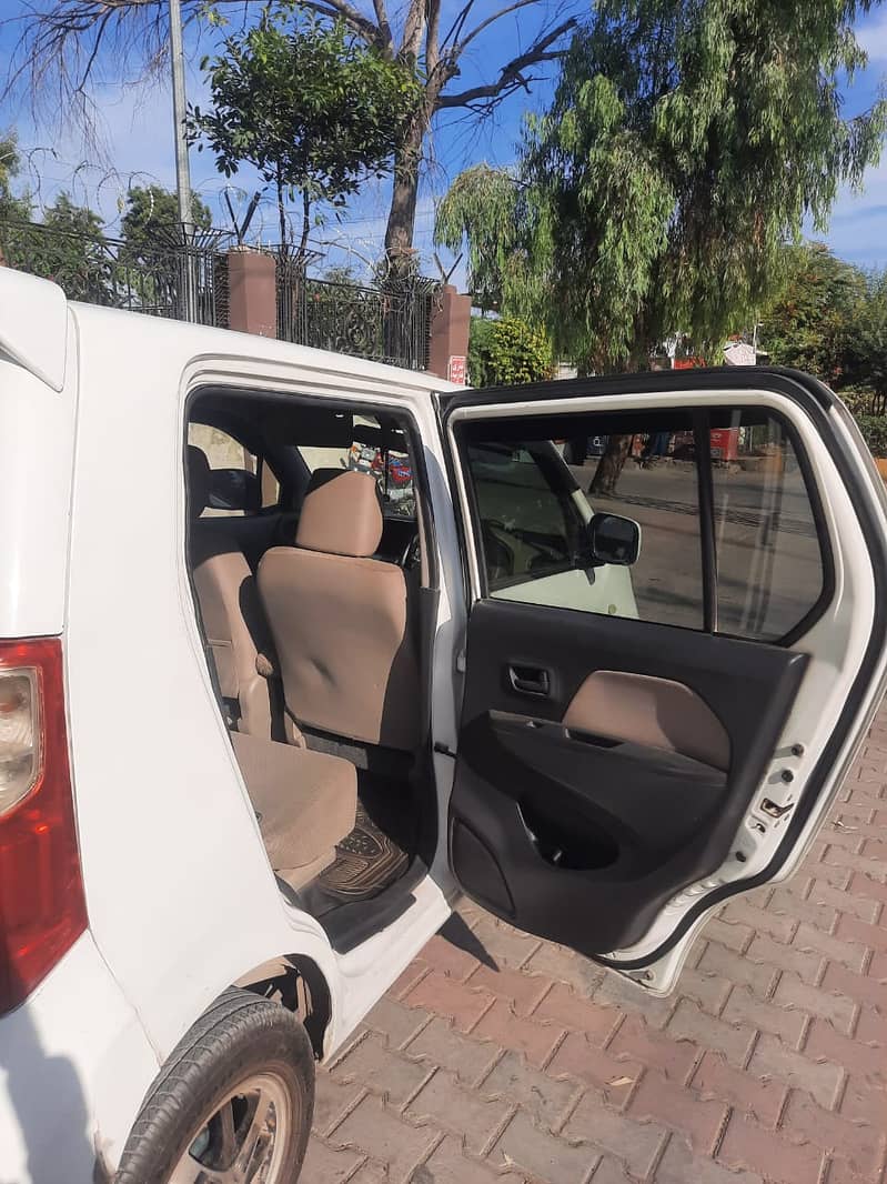 Suzuki Wagon R 2016 14