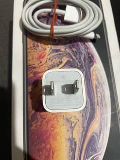 iphone xs max ki 100% original box pulled charger hy