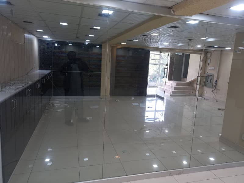 Blue Area Office 3200 Square Feet Jinnah Avenue For Sale Prime Location 1