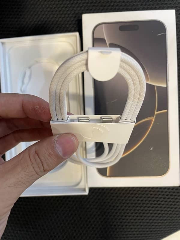 IPHONE 16 PRO MAX KI 100% ORIGINAL BOX PULLED CABLE HY 1