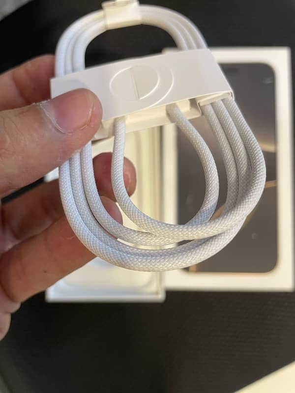 IPHONE 16 PRO MAX KI 100% ORIGINAL BOX PULLED CABLE HY 4