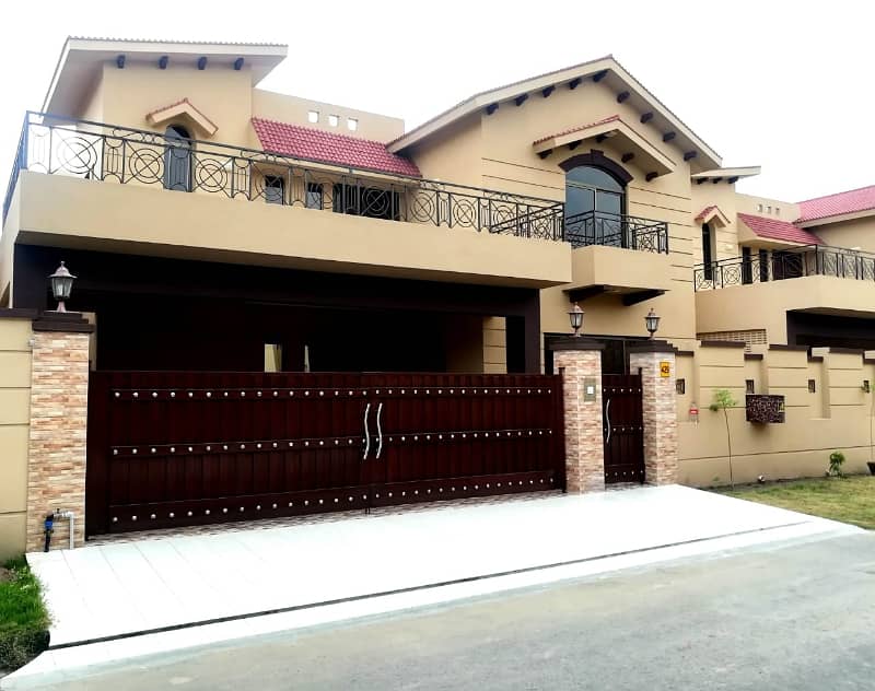 17 Marla Brigadier House For Sale In Askari 10 Sector F, Lahore 1