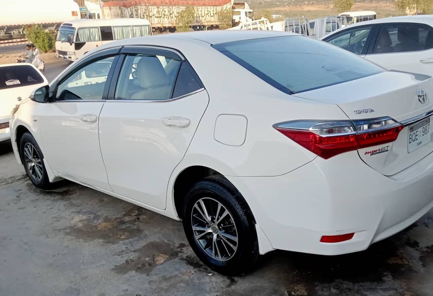 Toyota Corolla GLI 2019 Automatic 2