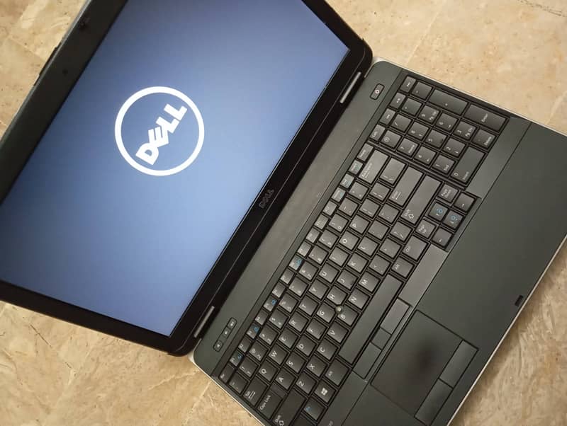 DELL Latitude E6540 core i5(4th  generation)8gb Ram,128 gb SSD+320gb 3