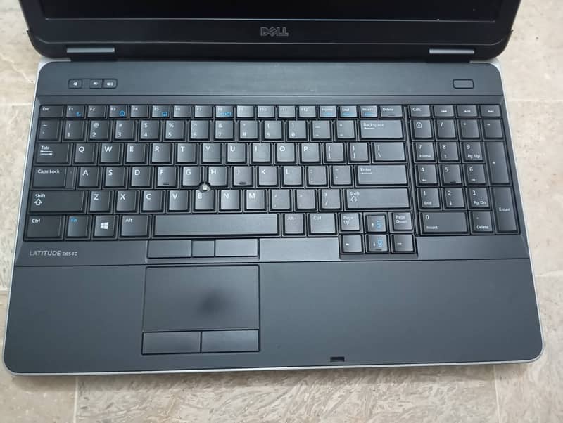 DELL Latitude E6540 core i5(4th  generation)8gb Ram,128 gb SSD+320gb 6