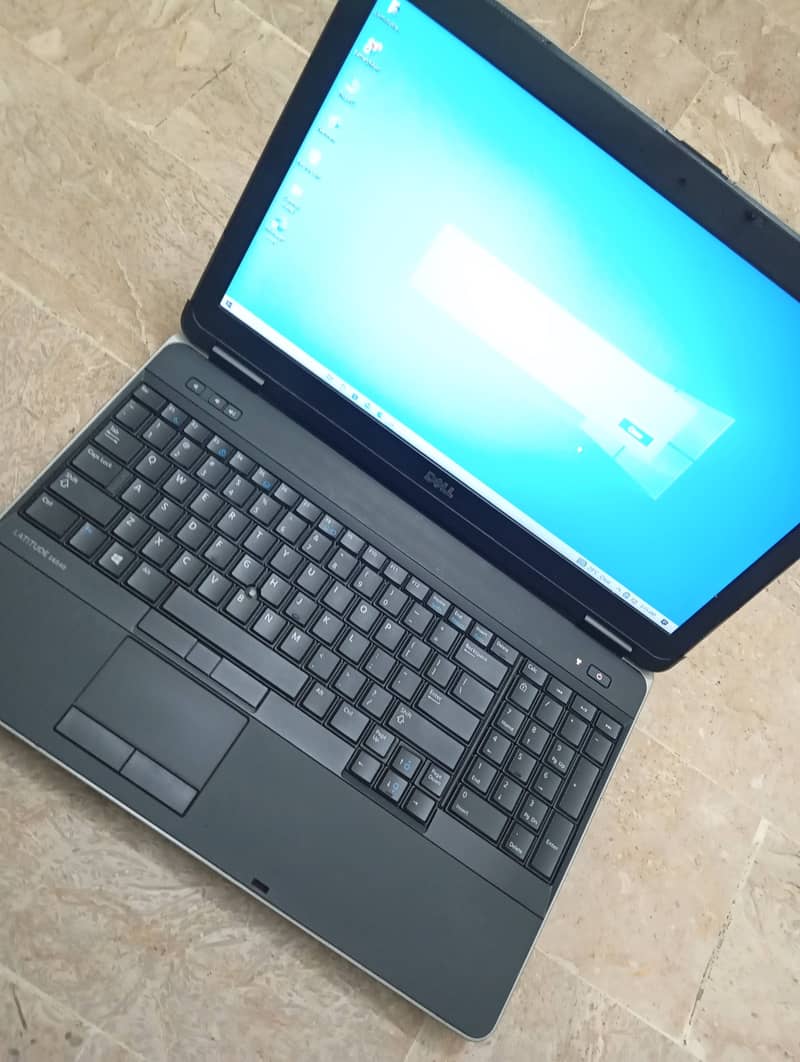 DELL Latitude E6540 core i5(4th  generation)8gb Ram,128 gb SSD+320gb 8