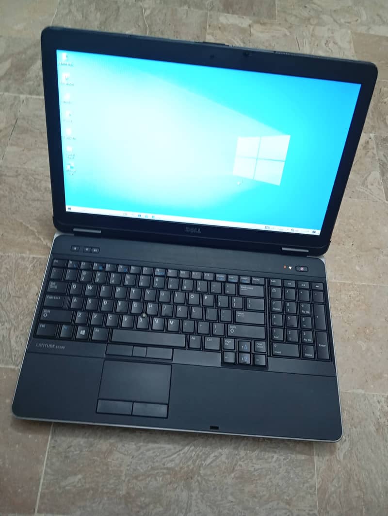 DELL Latitude E6540 core i5(4th  generation)8gb Ram,128 gb SSD+320gb 12