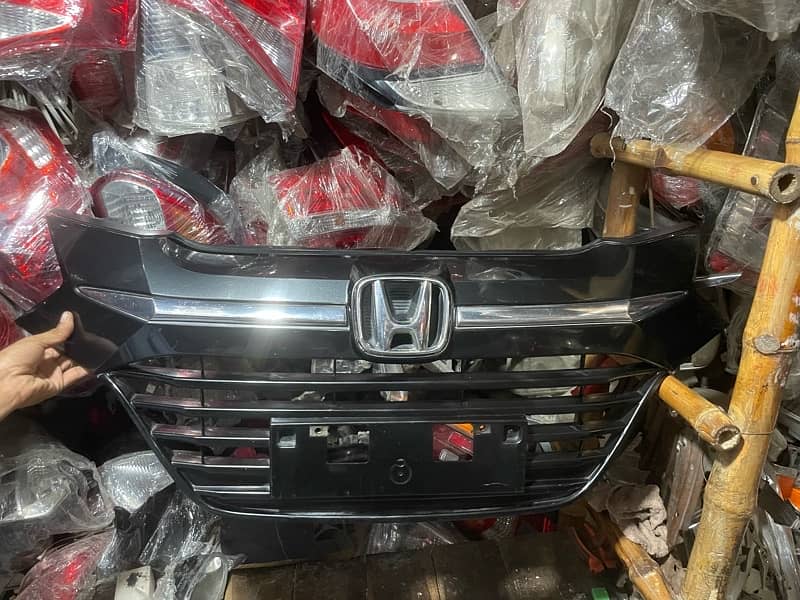 Honda Veezal HRV BRV front Grill Head lights Tail lights Side Mirrors 1