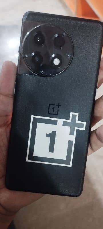 one plus 11R 1