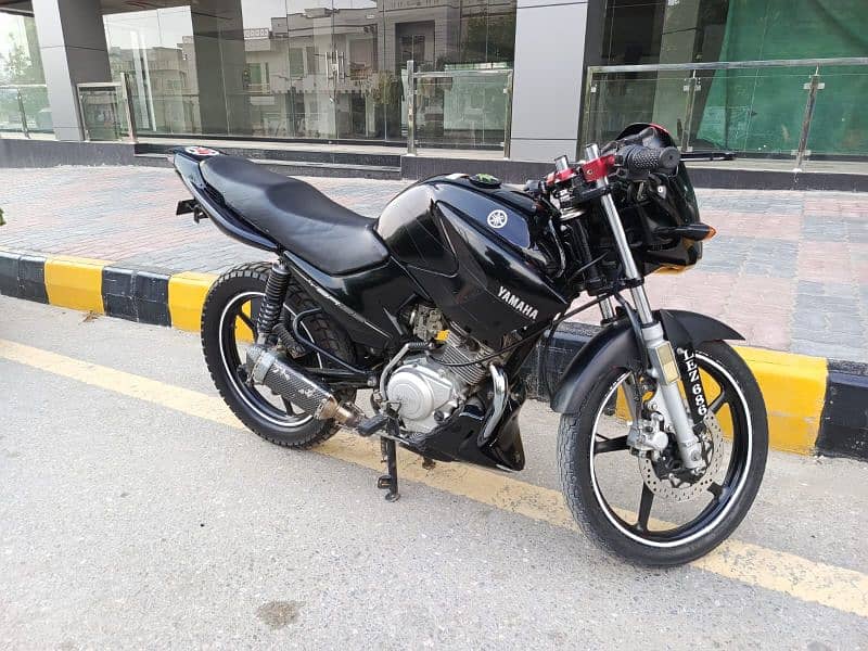 Yamaha YBR completely modified clean 2