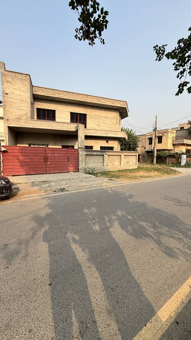 House For Sale In Semi Commercial Near Umer Hospital Johar Town 80 Feet Road 8 Room 0