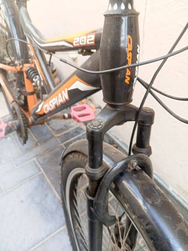 bicycle used 10/10 lush condition chota Mota Kam hony wala ha 2