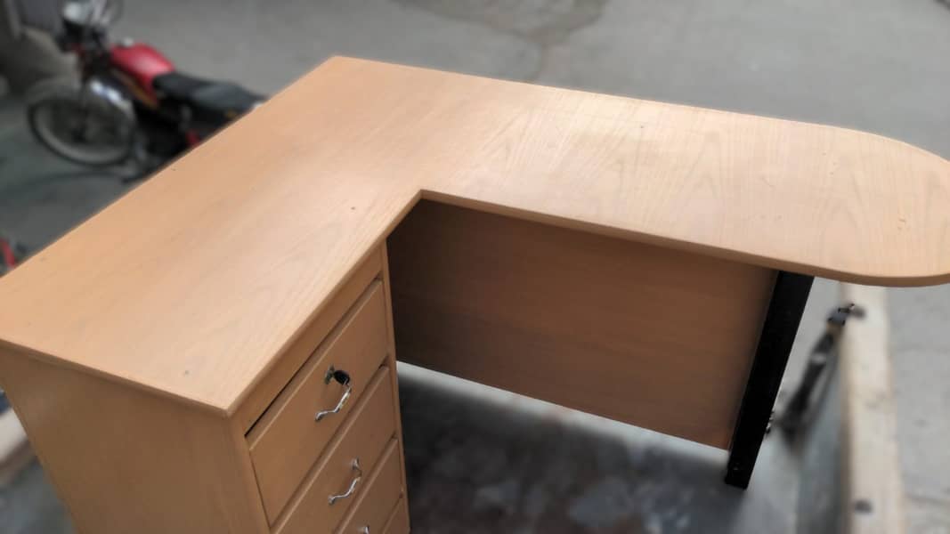 Laminate L Shaped Desk 2