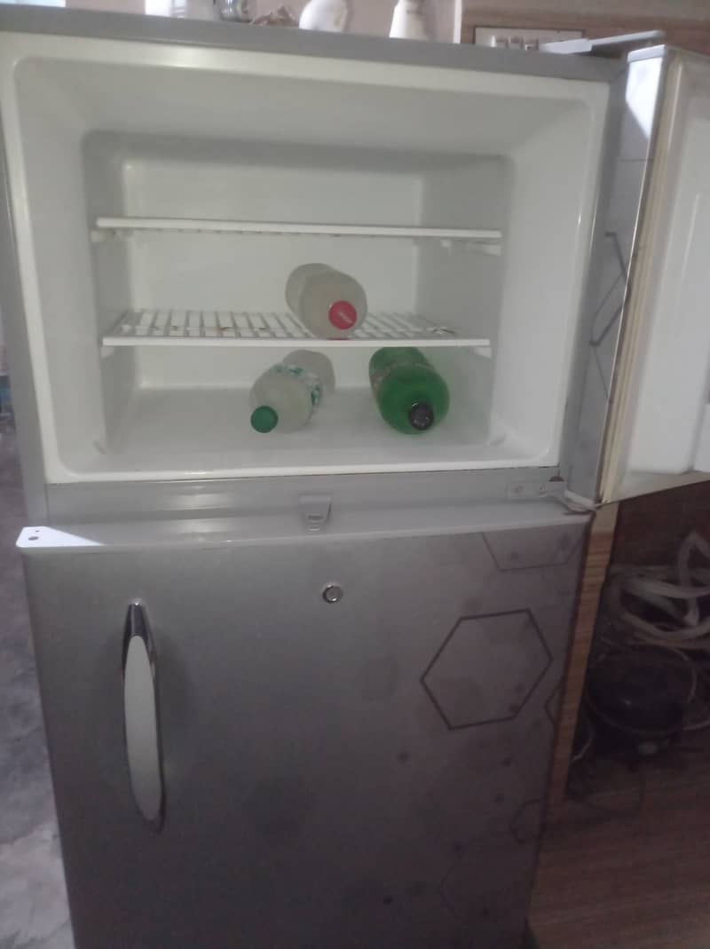 Hair refrigerator ergant sell10/10 original gas and compressor 0