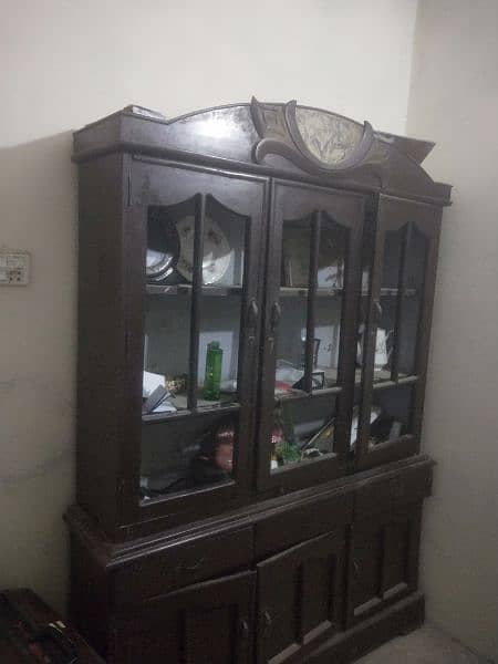 Showcase almari wooden 1