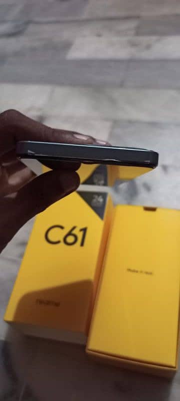 Realme C61 2