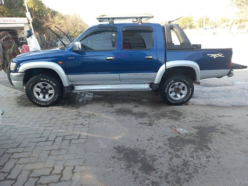 Toyota Hilux 2002 4