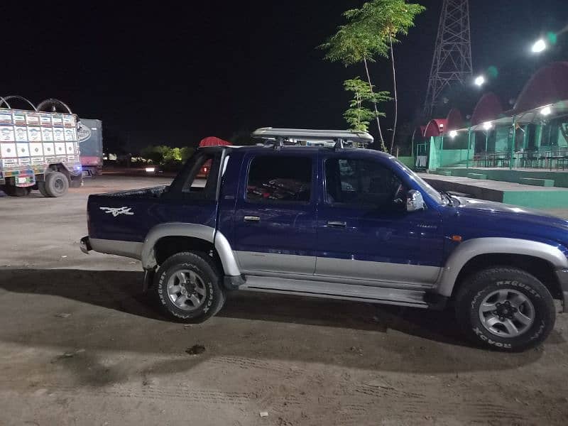 Toyota Hilux 2002 6