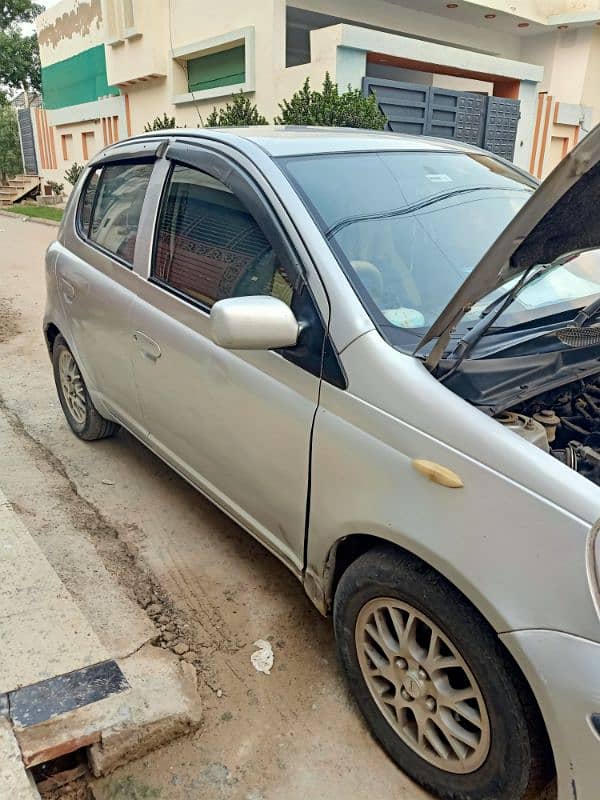 Toyota Vitz 2004 1