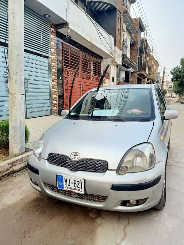 Toyota Vitz 2004 4