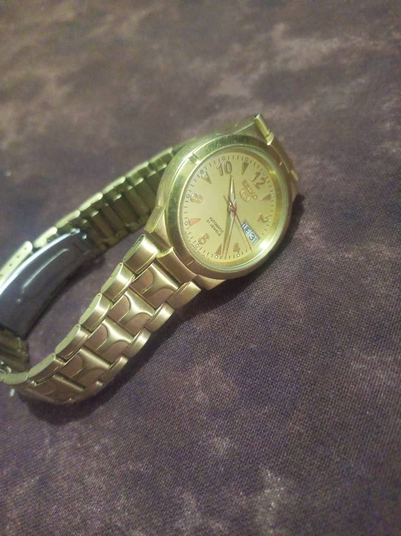 Male wrist watch 0