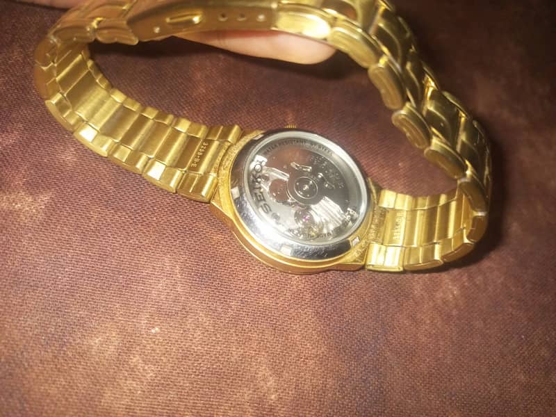 Male wrist watch 1