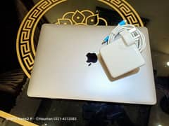 Apple Laptop, Macbook Pro 2017 Core i5, 16GB RAM, 256GB SSD 13 Inches