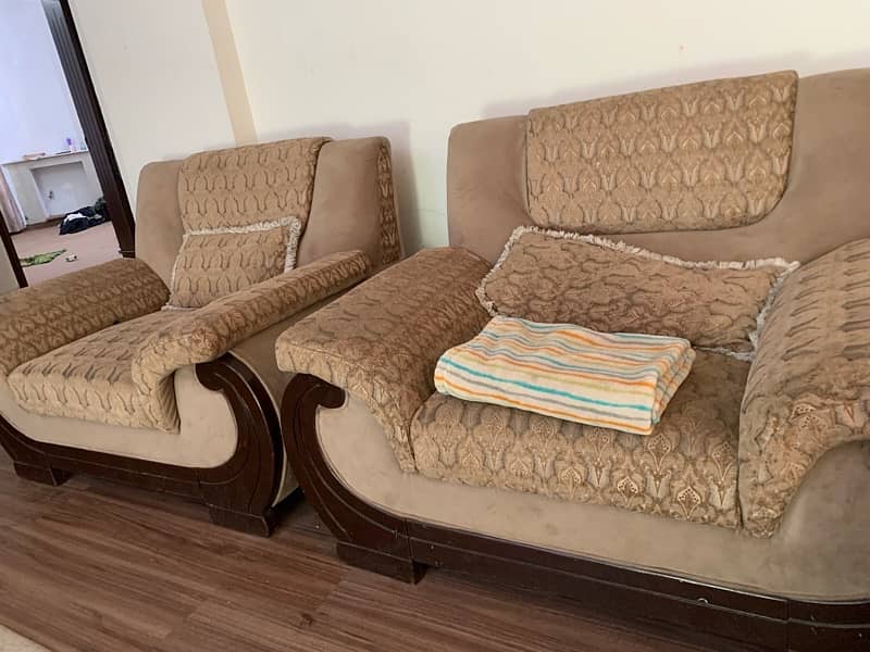 Sofa set own by govt offcr 0