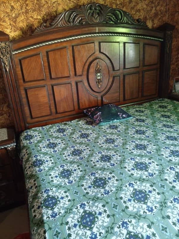 Double bed with side table and dressing 5