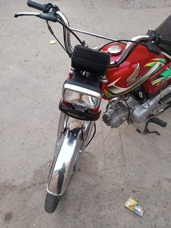 Honda cd70 22 model lush conditions unregistered . . call 03175087070 0