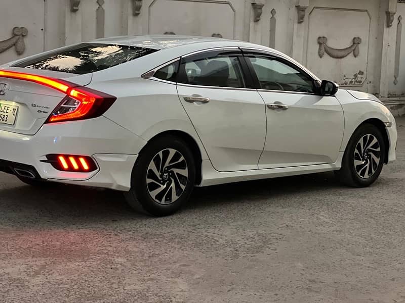 Honda Civic Oriel 2017 3