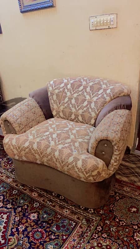 5 seaters sofa set with free heavy table 1