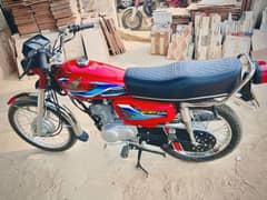 Honda 125 10/10 condition golden nmbr 6000 km drive