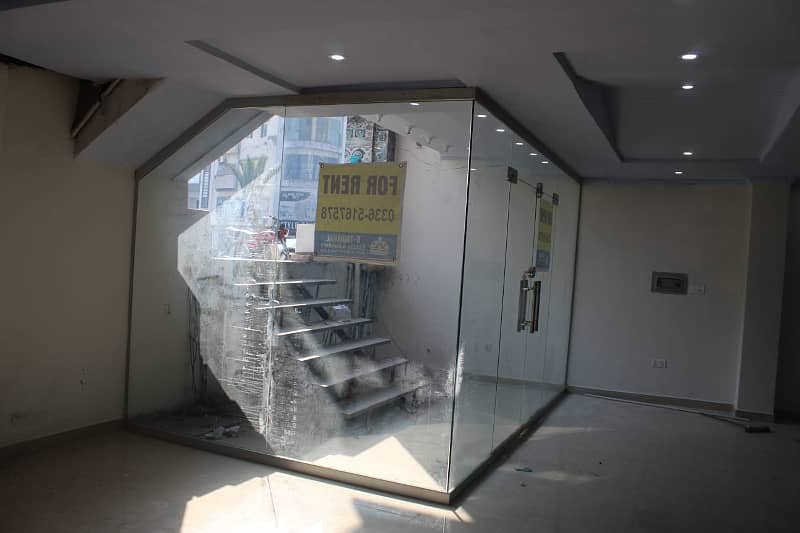 1200sq ft shop available fo rent in Civic center Bahria town phase 4 7