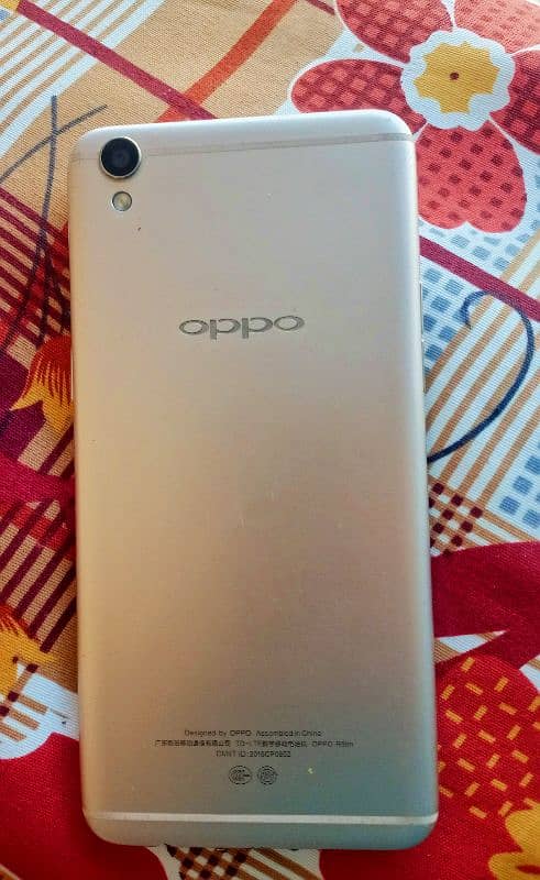 Oppo F1 Plus 1