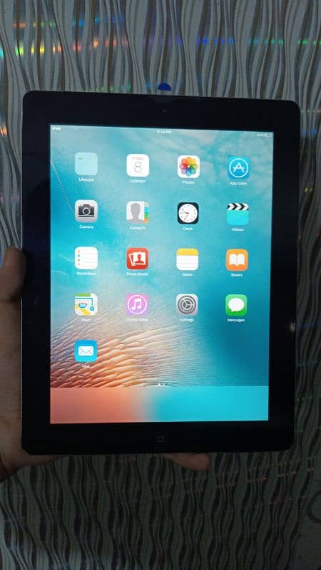 Apple iPad mini with data cable 0